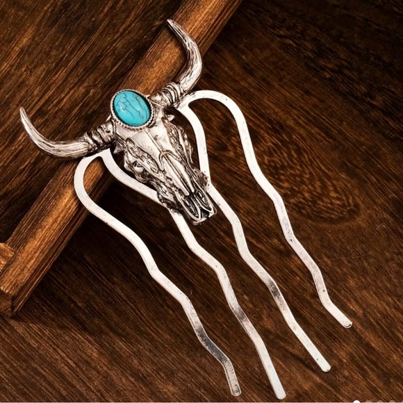 Silver Bull Skull Hair Comb - Picture 2 of 4